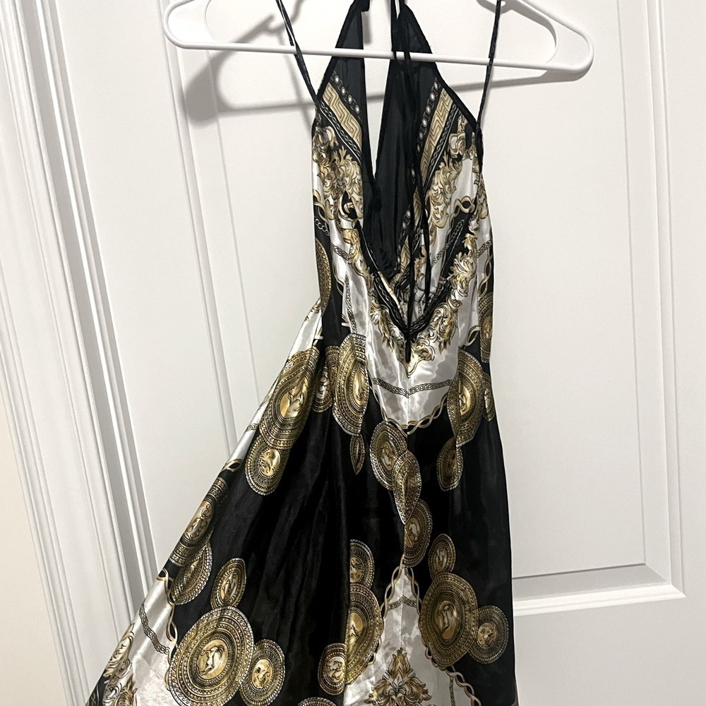 🌟Suzy Shier:  Satin Halter Top